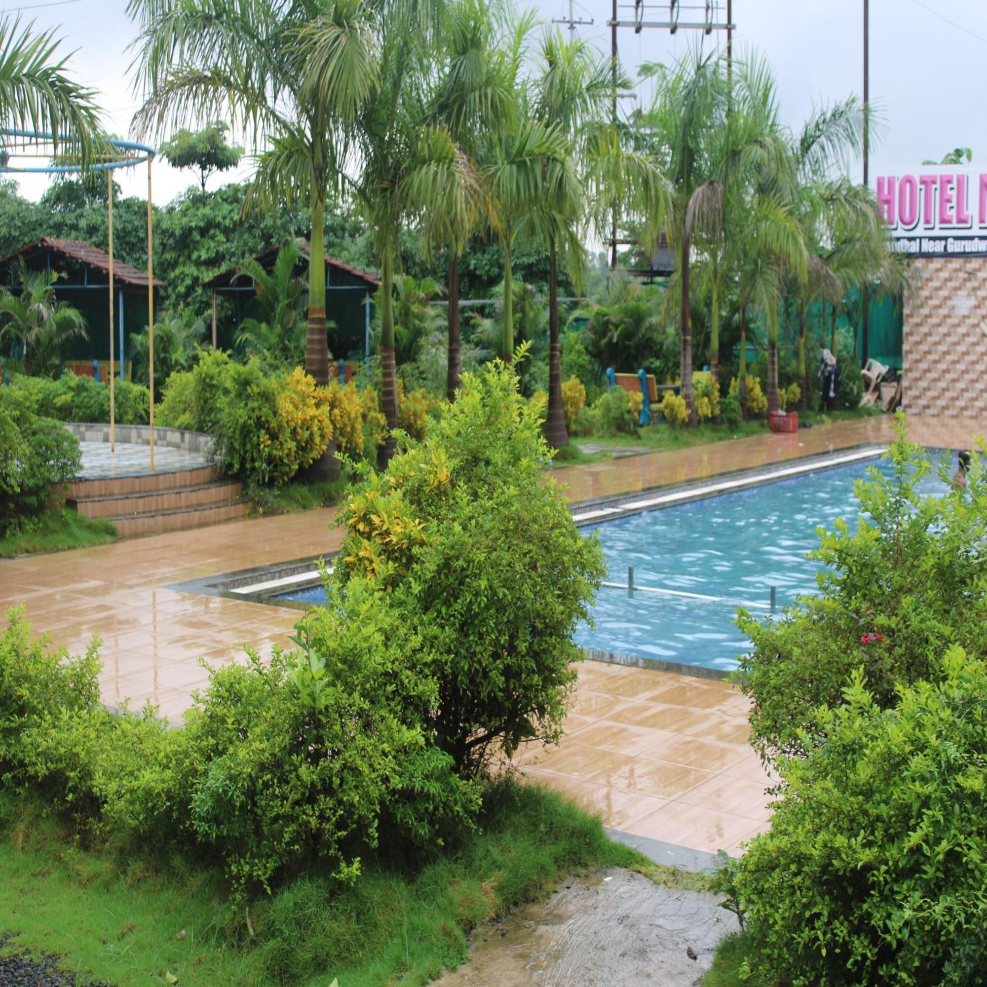 Hotel Metro Palace Resort Karjat Eksteriør billede